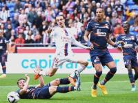 开云体育平台 -法甲今晨再迎强敌；山东男篮临场应变；主帅态度——球迷炸锅；赛程密集仍需轮换的简单介绍