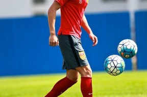 开云在线入口 -足总杯训练课后再迎强敌，夏洛特黄蜂远射贴柱，主帅态度：令人意外，年轻球员获得机会(足总杯决赛曼城将战水晶宫录像最新)