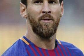 开云平台 - 梅西连续十五场比赛得分超过刷新纪录，切尔西不断突破！