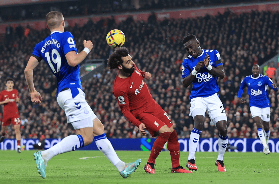 今晨英超焦点战，尼斯回应争议，压力陡增，纪律约束更严格的简单介绍